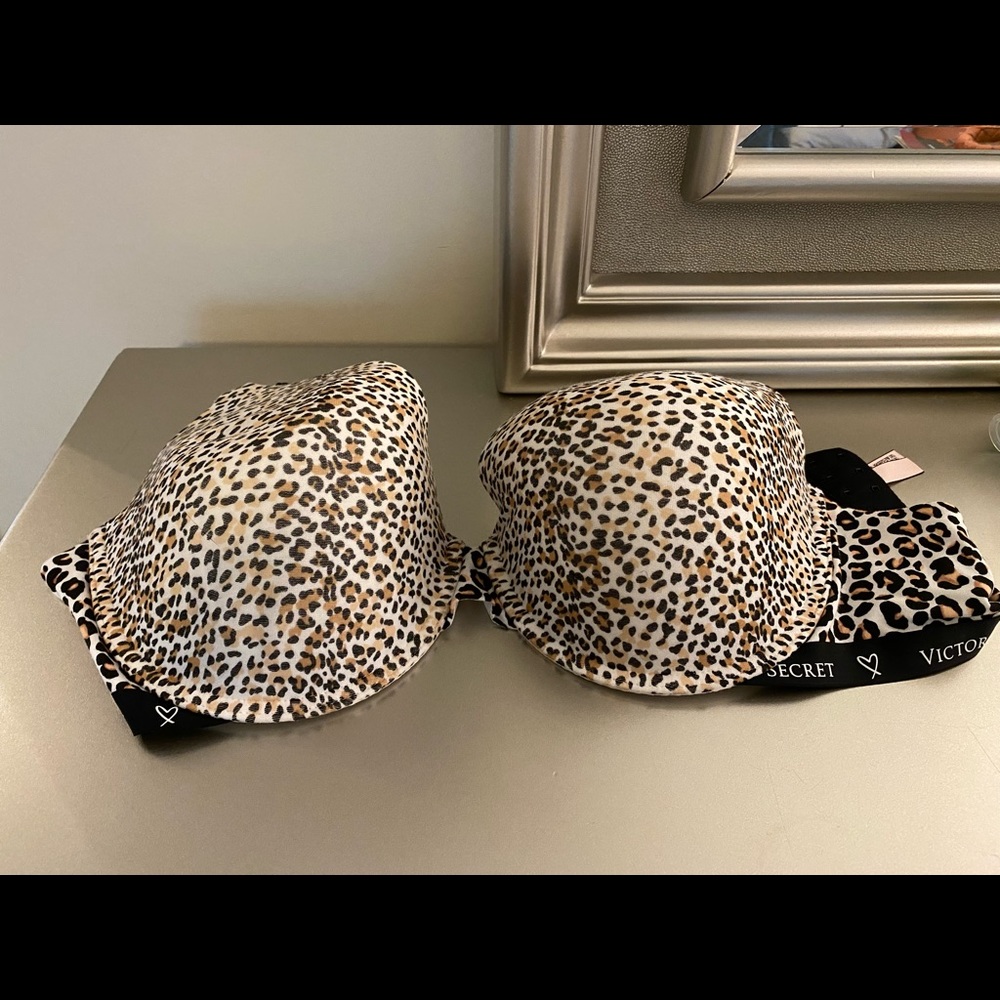 NWT Victoria’s Secret Leopard Print T-Shirt Demi Bra 36DDD